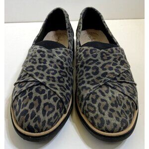Clarks Sharon Form Gray Leopard Print Slip On Shoes Women's 9.5